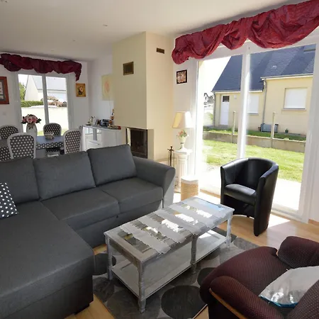 Coastal Escape With Garden *