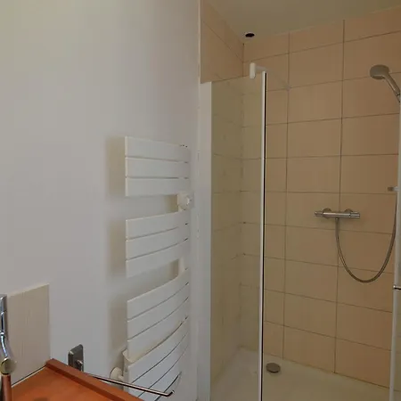 Feriehus Coastal Escape With Garden Denneville