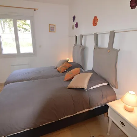 Coastal Escape With Garden *