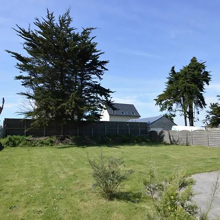 Feriehus Coastal Escape With Garden