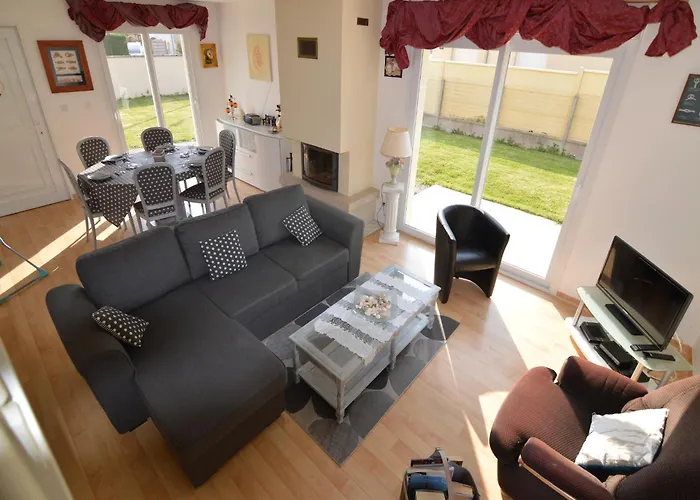 Coastal Escape With Garden *