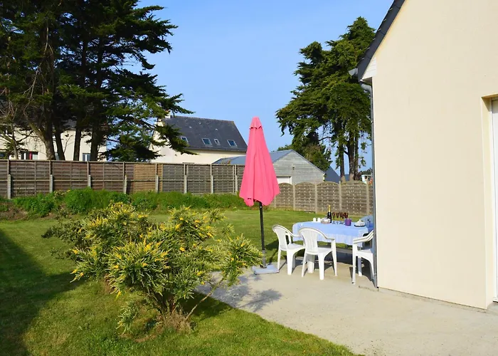 Coastal Escape With Garden 펜션 *