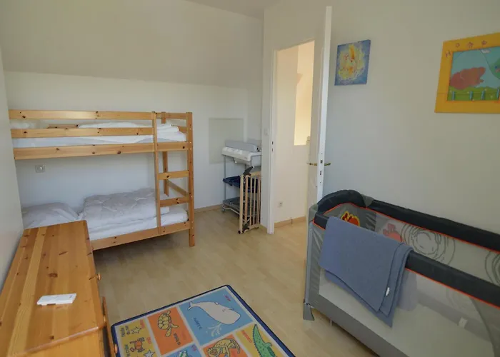 別荘 Coastal Escape With Garden Denneville