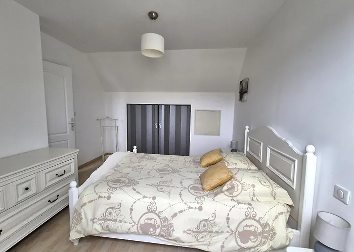 Coastal Escape With Garden *