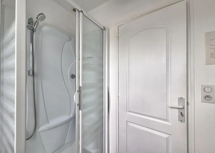 Coastal Escape With Garden 펜션