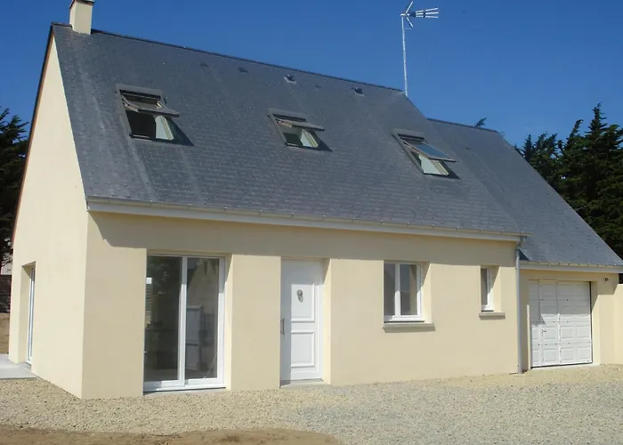 Coastal Escape With Garden 펜션 Denneville