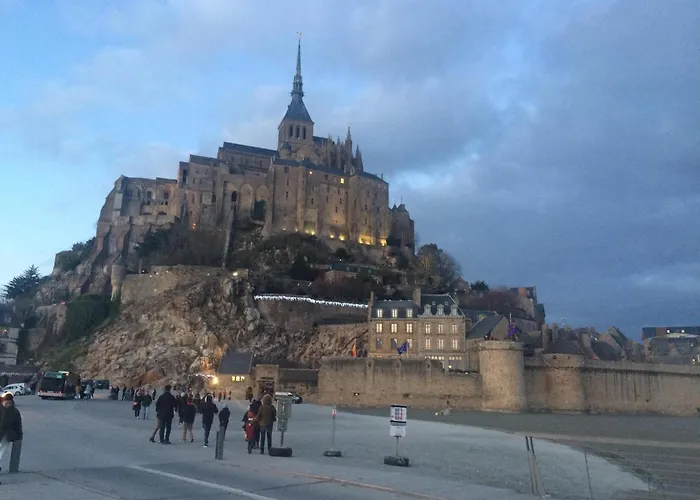 Coastal Escape With Garden 펜션