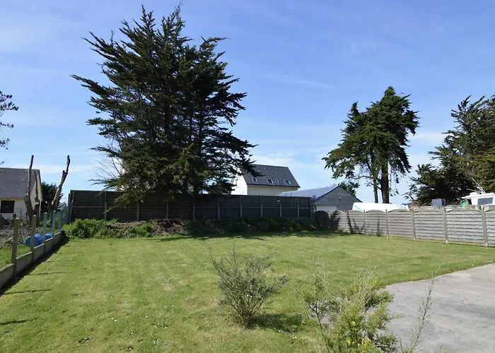 펜션 Coastal Escape With Garden