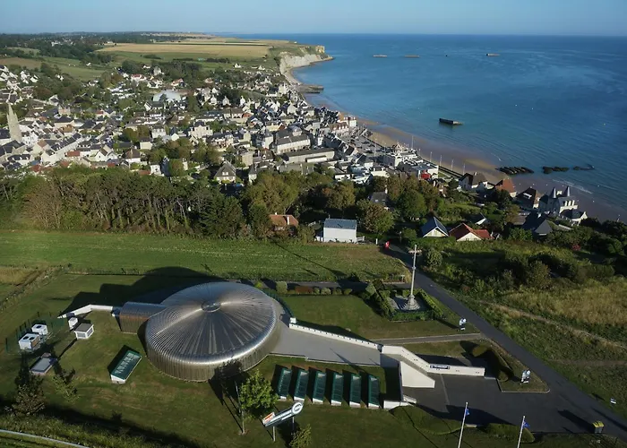 Coastal Escape With Garden 펜션 Denneville