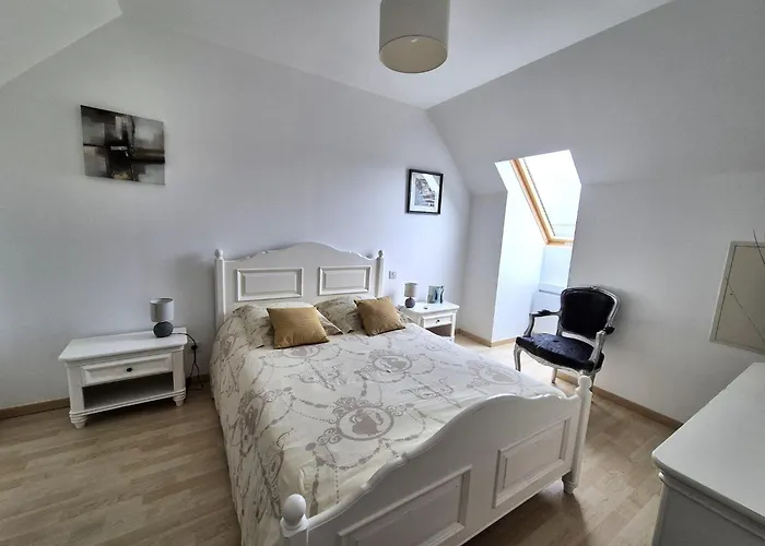 Coastal Escape With Garden *